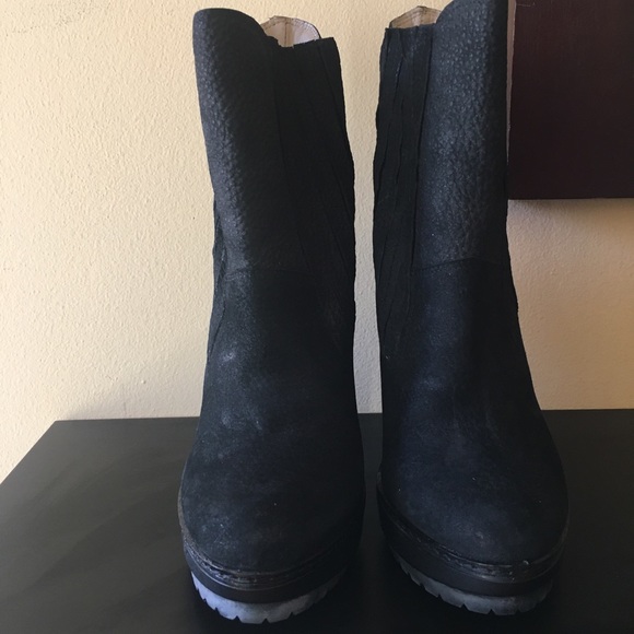 BCBG MAXAZRIA suede boots NIB - Picture 2 of 5
